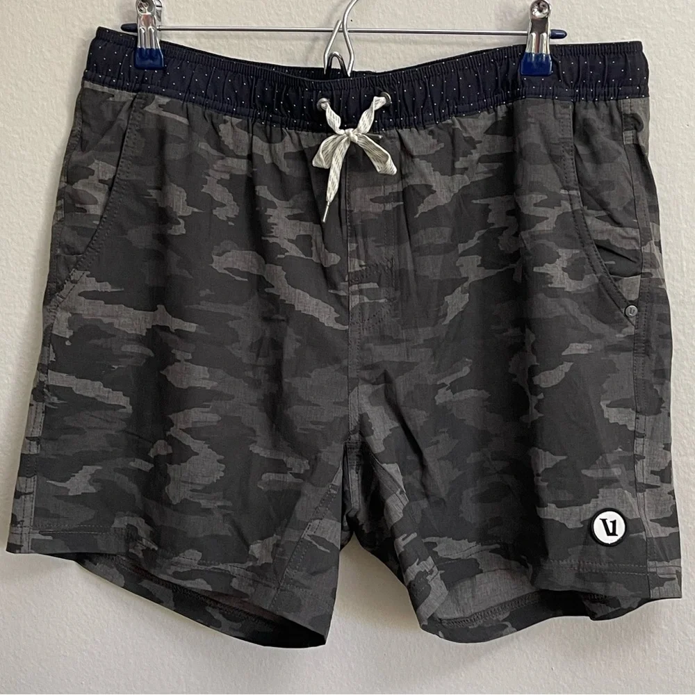 Vuori Men's Camo Shorts Lined  L/XL *measurements provided*
